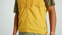 Specialized Men's /Fjällräven Adventure Vest><noscript><img width=