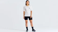 Specialized Women's /Fjällräven Cotton Pocket Short Sleeve Tee><noscript><img width=